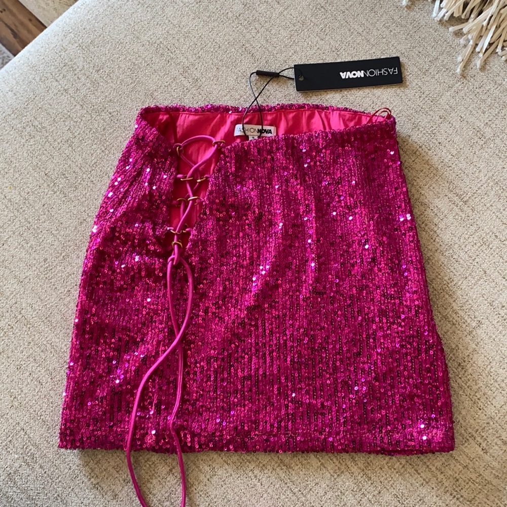 🪞 NEW stunning glam girl side lace up sequin tie skirt women’s size small